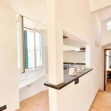 Trilocale Vista Mare Con Parcheggio Gratis A 10' Dal Mare